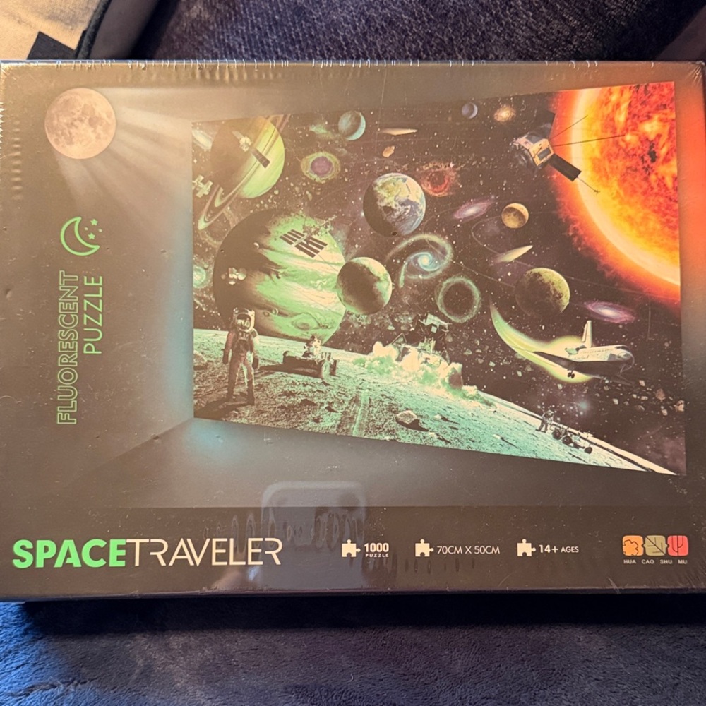 NEW Space Traveler 1000 piece Fluorescent Puzzle